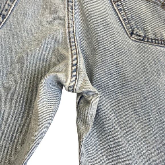 Lenny Upcycled Vintage Levi’s Jeans Light Wash Distressed Ripped Mom Jeans - Picture 14 of 16